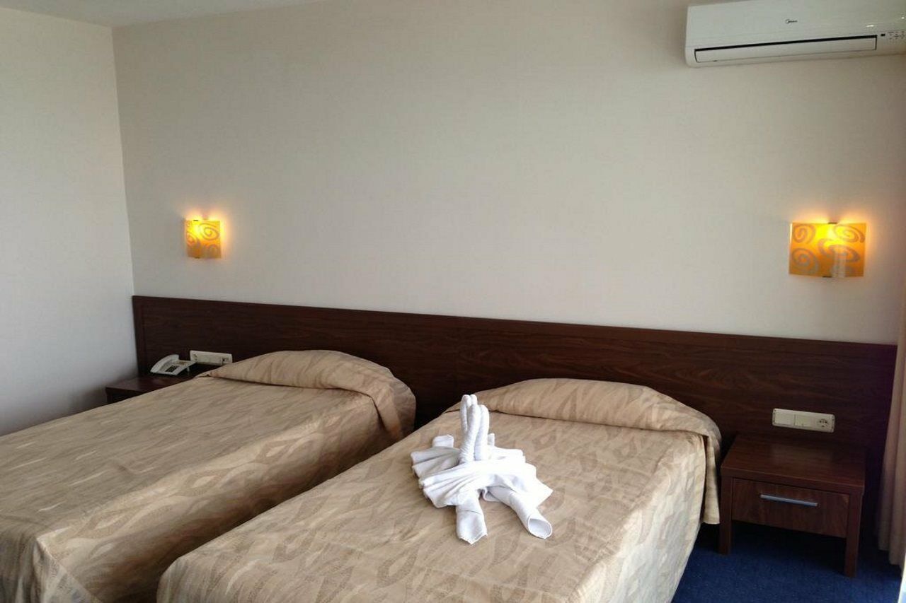 Готель Glarus 4*